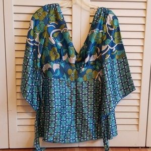 1069 Sherman silk kimono blouse like new sizs s